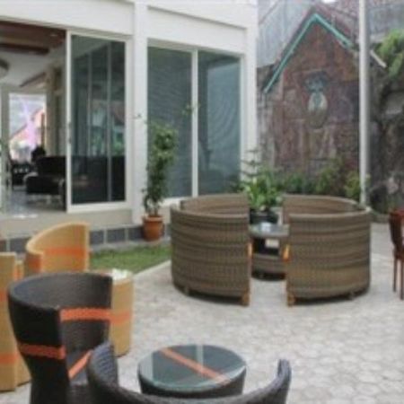 Grand Kalpataru Syariah Hotel マラン エクステリア 写真